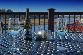 Decoys - Restaurant