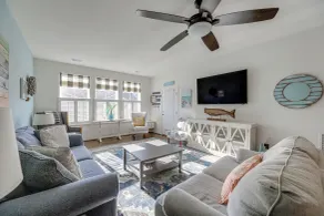 Shuttle to Beach, Relax on Patio! Millville Escape - Interiør