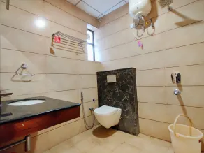 Hotel Divine Residency - Bathroom