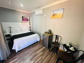 Ten Flags Theme Park - Room