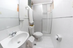 CESAR'S HOTEL PERU - Bathroom