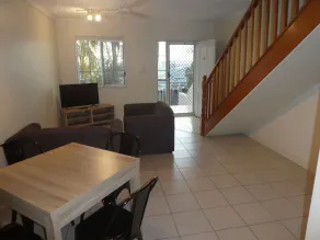 Townsville Terrace - Essbereich im Zimmer