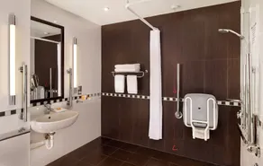 Crowne Plaza London - Gatwick Airport by IHG - Baño