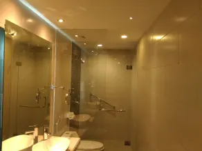 Hotel Kharisma - Bathroom