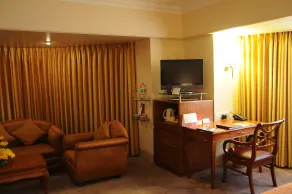 Ramada Plaza By Wyndham Palm Grove - Room