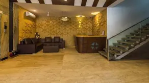 Cosy Room With Private Bath And Work Desk - Lobby