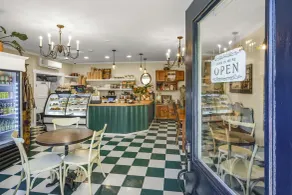 McCully House Inn - Restaurant