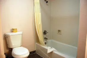 Americas Best Value Inn Los Banos - Salle de bain
