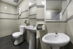 OYO 89960 Manjung Inn Hotel - Salle de bain