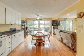 Lake Winnisquam Home: Fish, Hike & Explore! - Intérieur