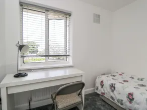 167 Leybourne Avenue - Værelse