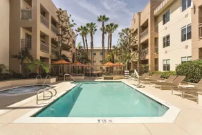 Hyatt House Cypress / Anaheim - Piscine