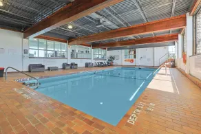 The Jordan Hotel Ramada by Wyndham - Piscine