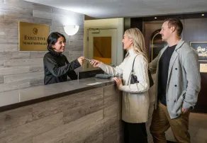 Mountain Side Hotel Whistler by Executive - Réception