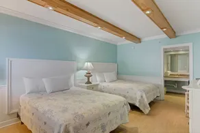 Sea And Breeze Hotel And Condo - Chambre
