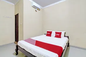 OYO 91353 Hotel Surya Andesa - Chambre