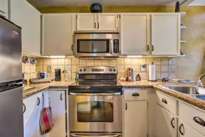 Keowee Keys Home w/ Mountains View & Lake Access! - Interior