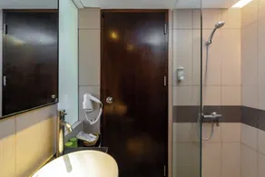 Atanaya Kuta Bali - Badezimmer