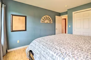 Lakefront Homer Abode w/ Patio & Backyard! - Innvendig