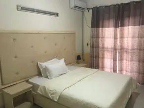 International summit palace - Room