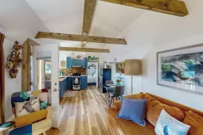Hot Tub + Fire Pit: Lakeside Getaway, Dogs Welcome - Interior