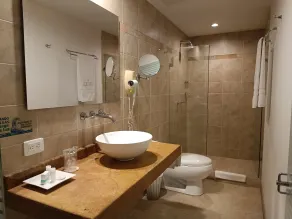 Hotel Boutique Confort Suites - Bathroom