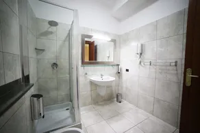 Hotel Artemide - Badezimmer