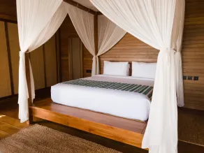 Menjaga Bay - Zimmer