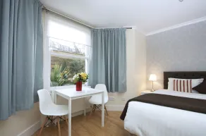 W14 Apartments - Værelse