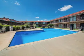 Rodeway Inn McPherson East - Piscine