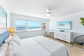 Paradise Beach Club - Oceanfront and Penthouse - Rum