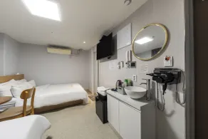 Hongdae Sinchon Theme Motel - Room