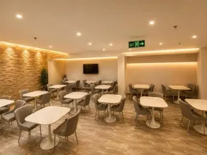 IQ Hotel alhamra فندق اي كيو الحمراء - Restaurant