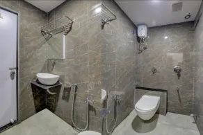 HOTEL SAROVAR INN - Bathroom