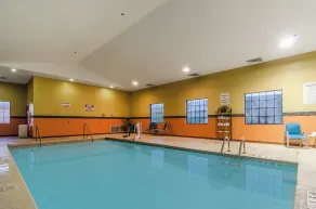Holiday Inn Express Hotel & Suites Vinita by IHG - Pool