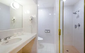 Pacific Islands Club Guam - Bathroom