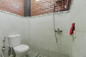 RedDoorz Plus At Ampera Raya - Salle de bain