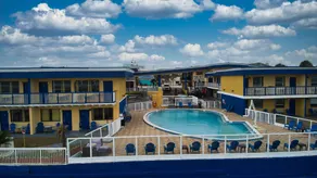 Sandals Inn - Piscine