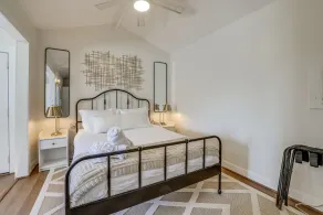 Charming Chandler Retreat w/ Furnished Patio! - Intérieur