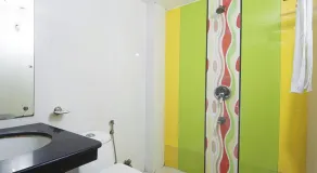 Durga Inn - Bathroom