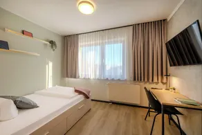 The Base Berlin ONE - Room