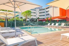 Hôtel-Résidence la Pinède - Piscina