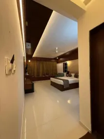 FabHotel High Five - Chambre