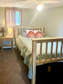 Portage Lakeside Cabins - Room