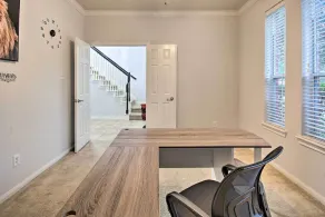 Spacious Richmond Home: Close to Parks & Shopping - Interior