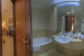 Murjan Asfar Hotel Apartments - Badeværelse