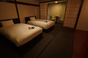 SAKURA River Side Stay Gero Onsen - Hostel - Zimmer