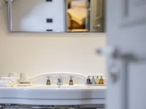 Schloss Frankenberg - Bathroom