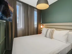 The Urban Newtown - Room