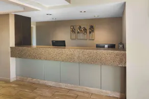 Best Western Plus Osoyoos Hotel & Suites - Resepsjon